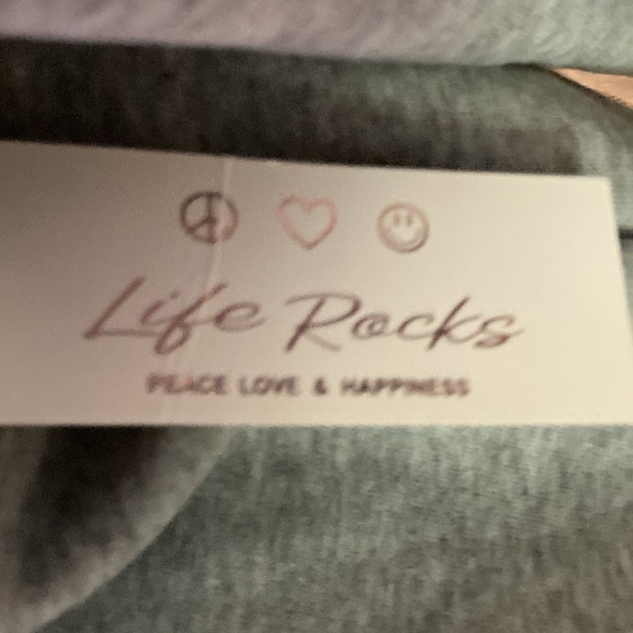 Life Rocks,  XL Junior Hoodie in gray. Zip up front. size 14, pockets on side. - Picture 5 of 8